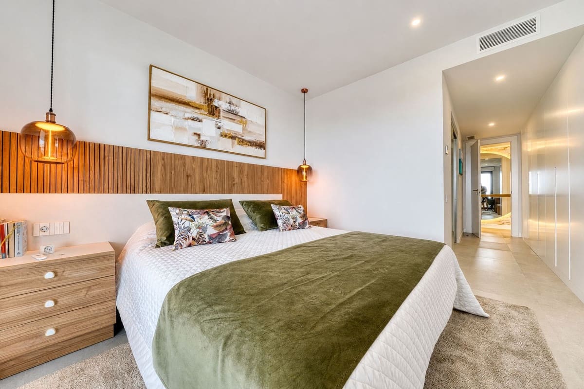 3 bedroom Apartment for sale in Estepona with pool garage - € 990,000 (Ref: 9997883)