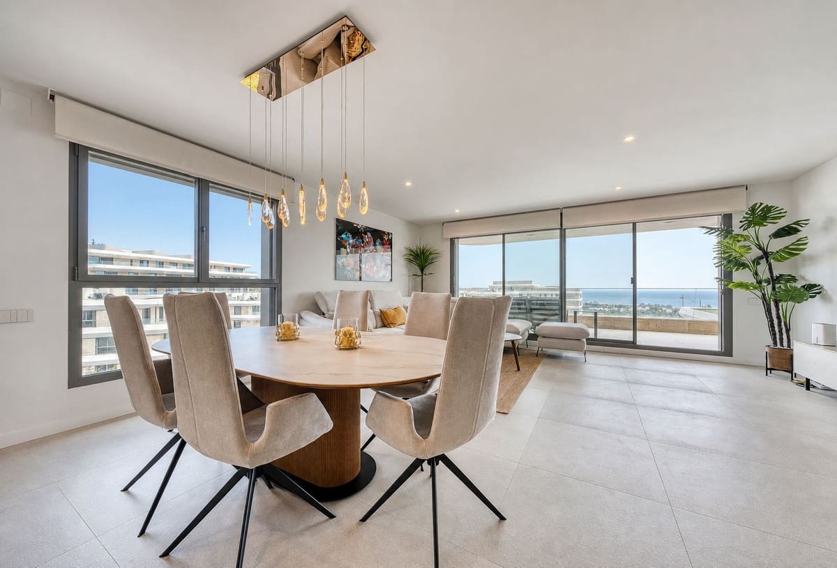 3 bedroom Apartment for sale in Estepona with pool garage - € 990,000 (Ref: 9997883)