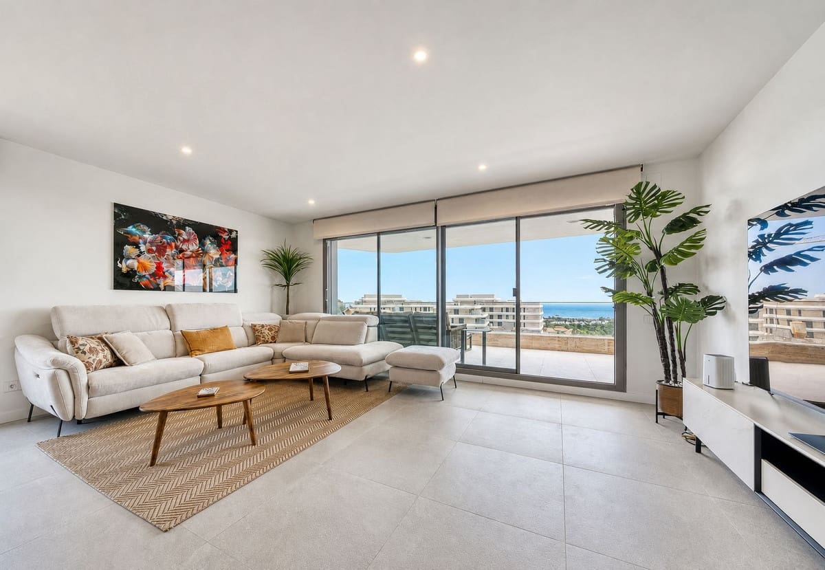 3 bedroom Apartment for sale in Estepona with pool garage - € 990,000 (Ref: 9997883)