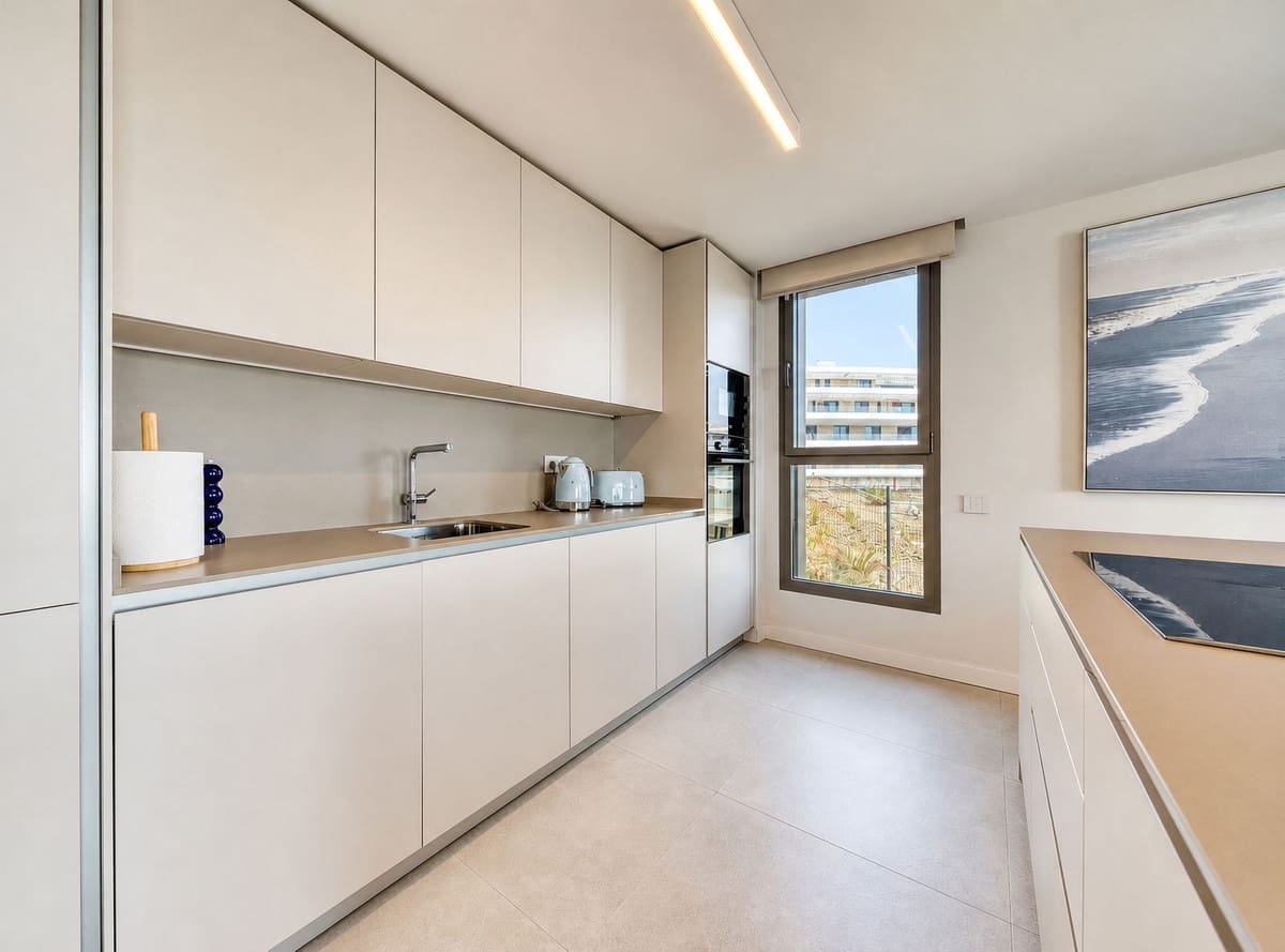 3 bedroom Apartment for sale in Estepona with pool garage - € 990,000 (Ref: 9997883)