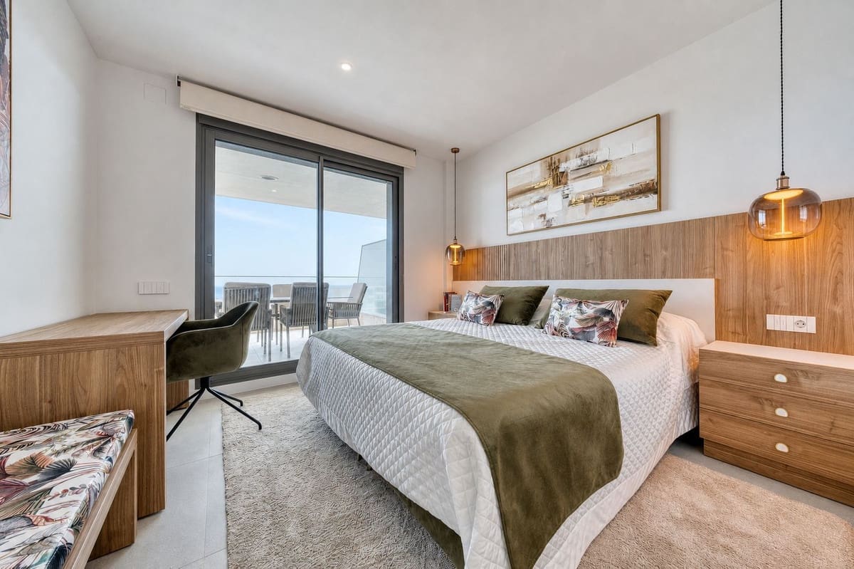3 bedroom Apartment for sale in Estepona with pool garage - € 990,000 (Ref: 9997883)