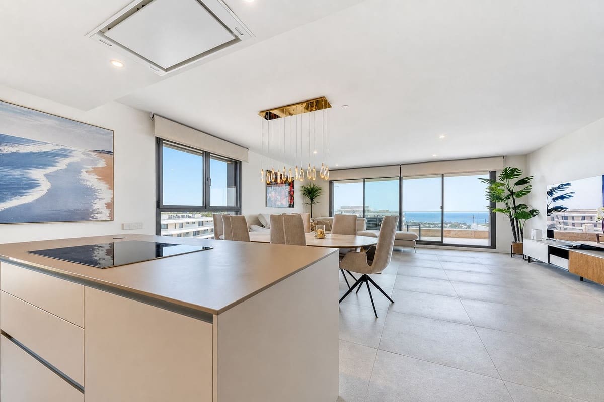 3 bedroom Apartment for sale in Estepona with pool garage - € 990,000 (Ref: 9997883)