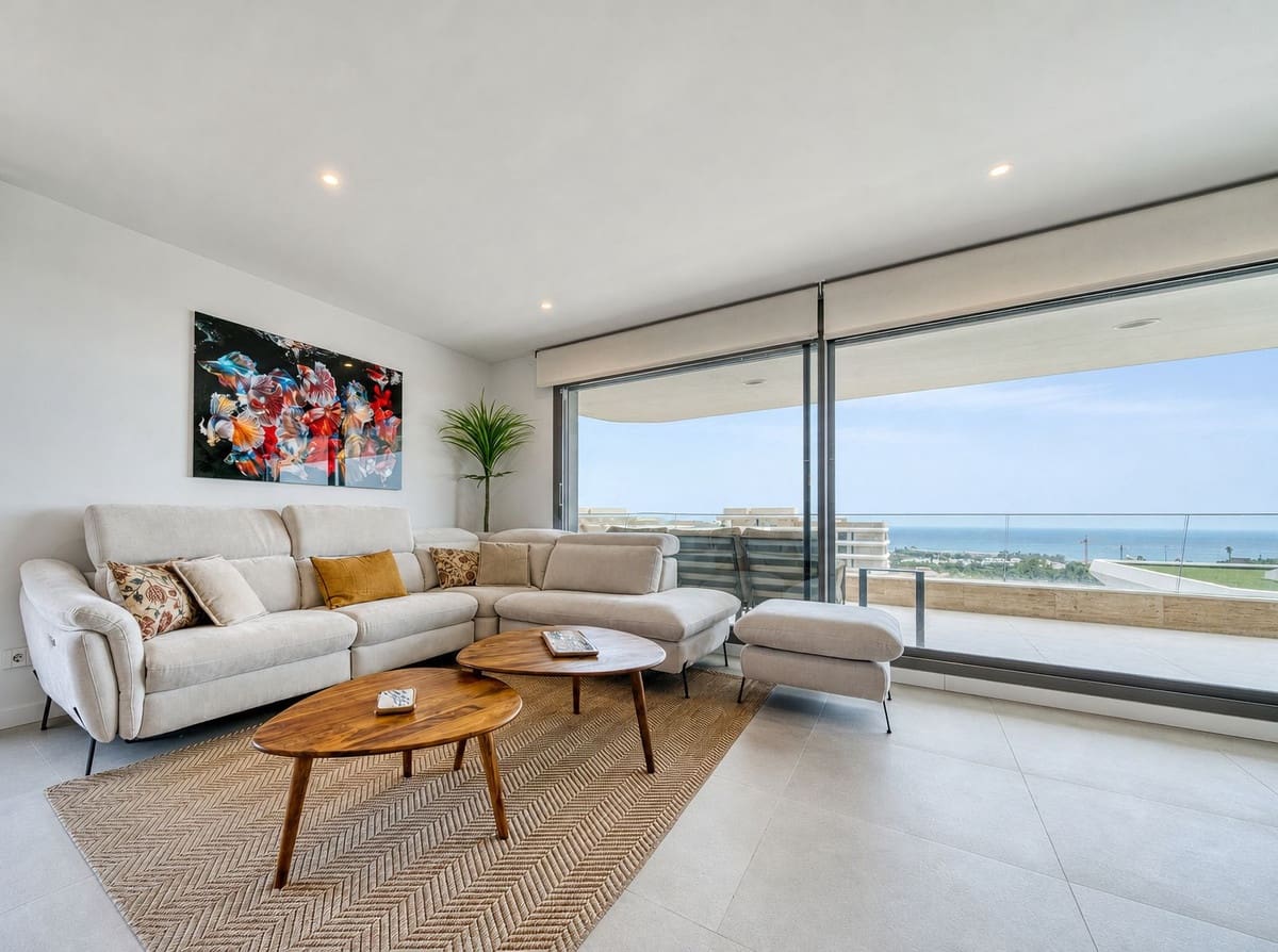 3 bedroom Apartment for sale in Estepona with pool garage - € 990,000 (Ref: 9997883)