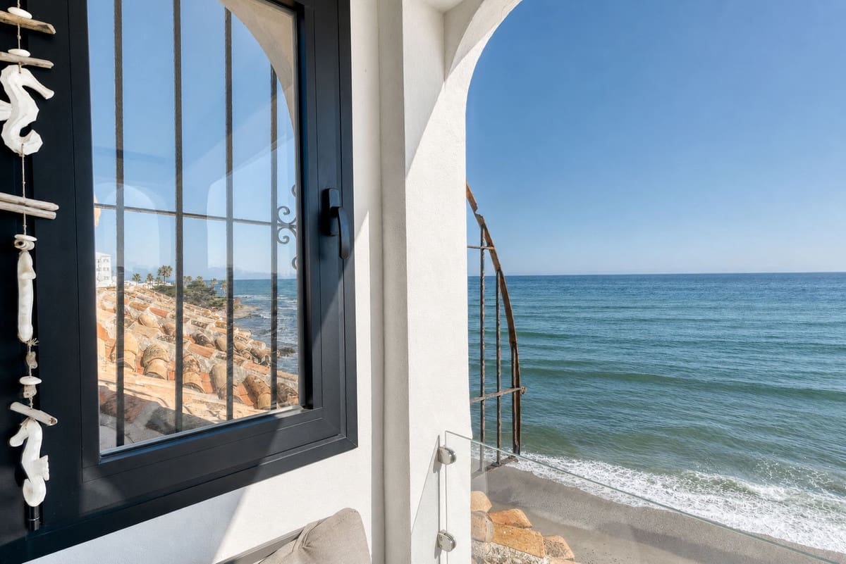 2 soverom Penthouse til salgs i Riviera del Sol med svømmebasseng garasje - € 525 000 (Ref: 9997884)