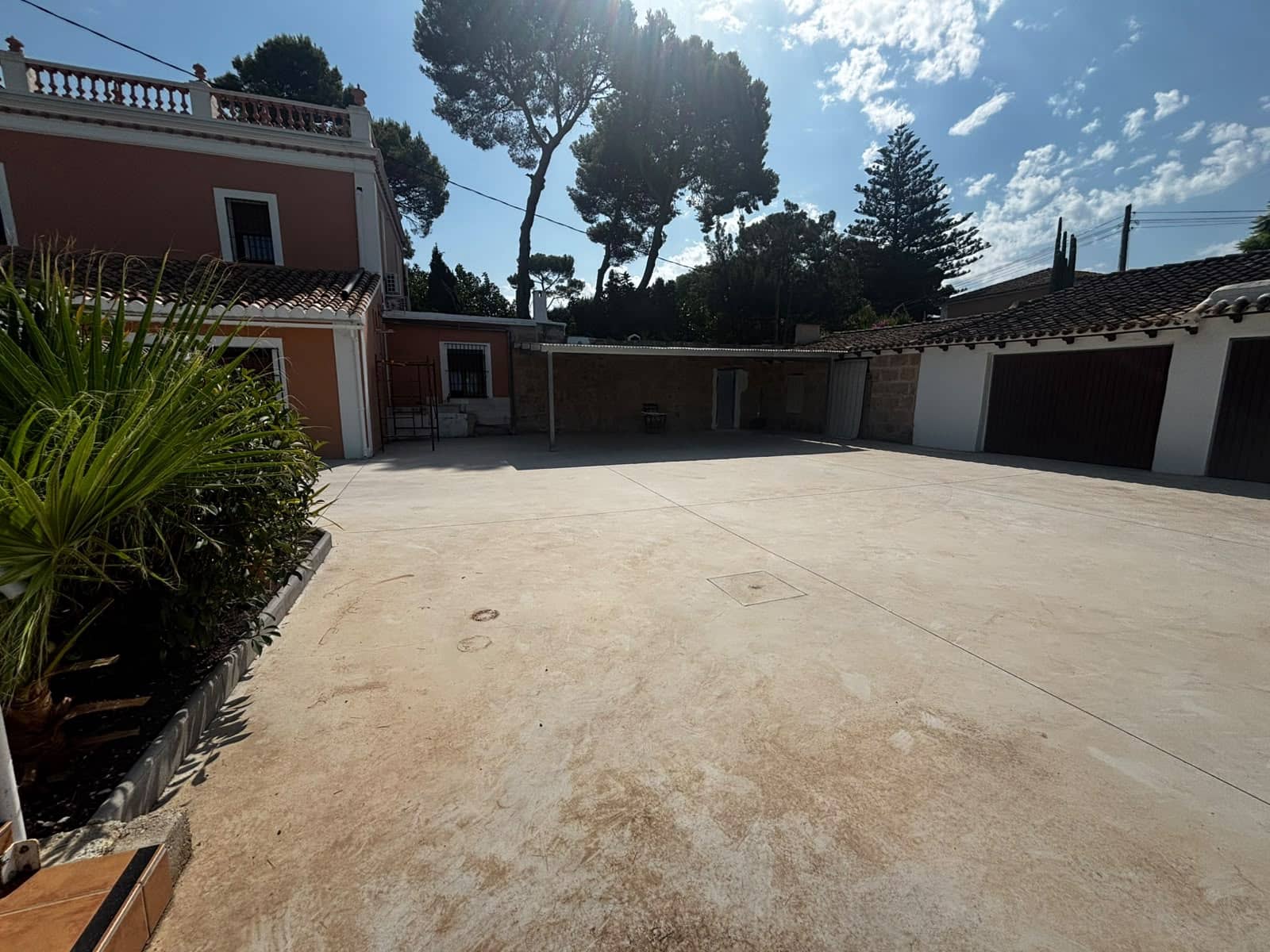 6 bedroom Villa for rent in Ondara with pool garage - € 2,500 (Ref: 10016708)