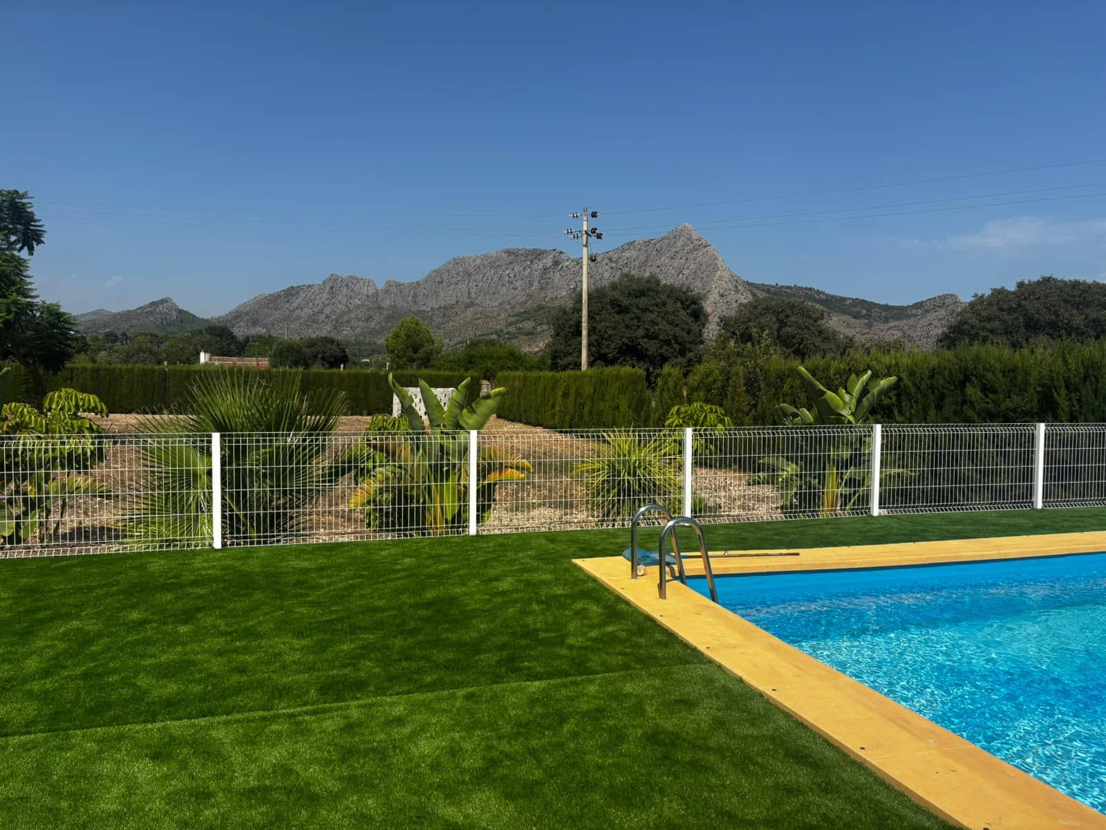 6 bedroom Villa for rent in Ondara with pool garage - € 2,500 (Ref: 10016708)