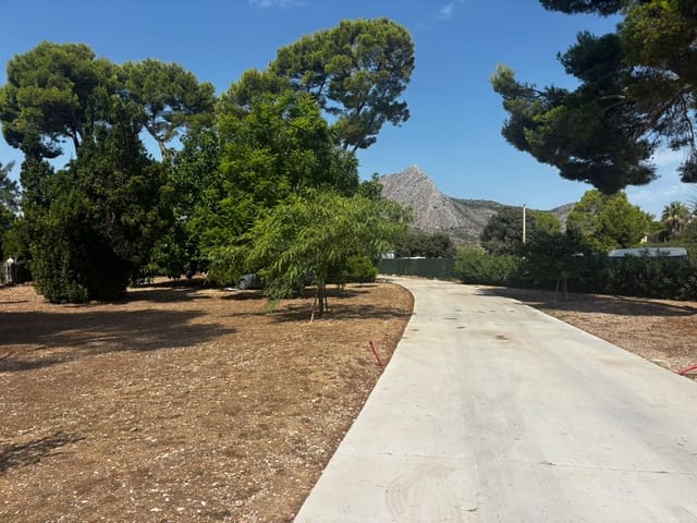 6 bedroom Villa for rent in Ondara with pool garage - € 2,500 (Ref: 10016708)