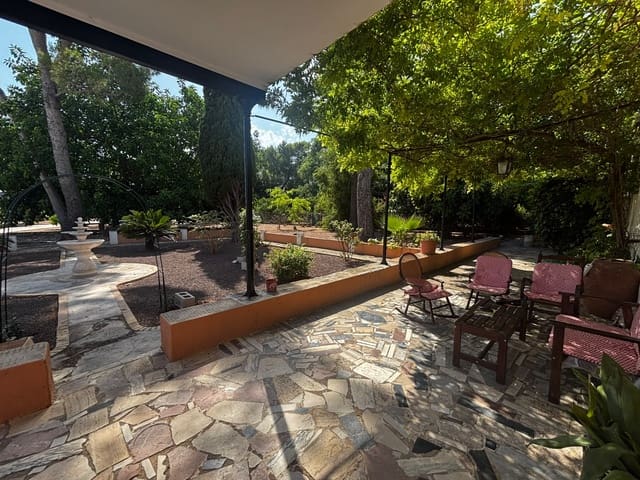 6 bedroom Villa for rent in Ondara with pool garage - € 2,500 (Ref: 10016708)