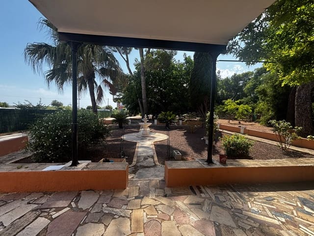 6 bedroom Villa for rent in Ondara with pool garage - € 2,500 (Ref: 10016708)