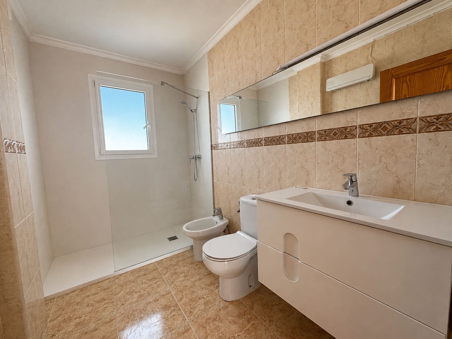 3 slaapkamer Penthouse te huur in Denia met garage - € 1.490 (Ref: 10026631)