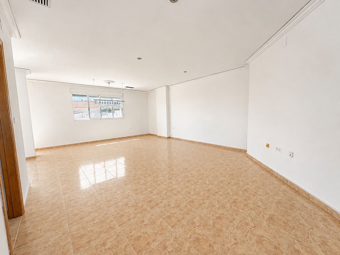 3 slaapkamer Penthouse te huur in Denia met garage - € 1.490 (Ref: 10026631)