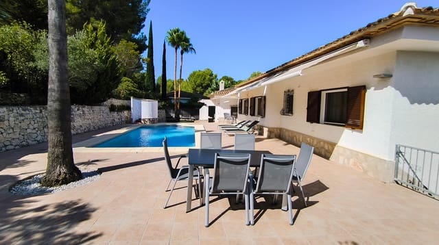 5 Zimmer Villa zu verkaufen in La Sella mit Pool Garage - 785.000 € (Ref: 10039993)