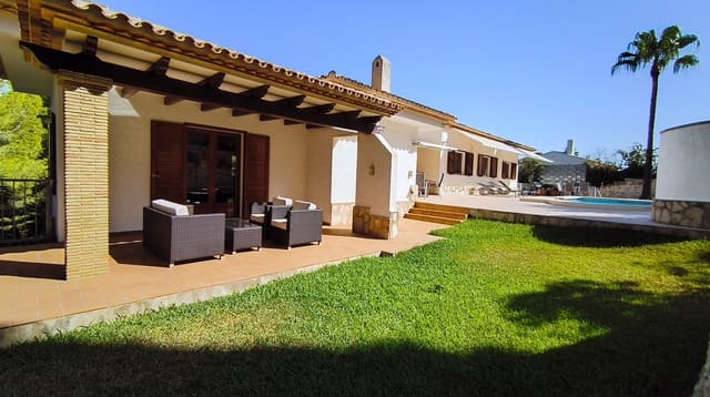 5 Zimmer Villa zu verkaufen in La Sella mit Pool Garage - 785.000 € (Ref: 10039993)