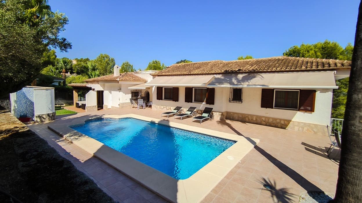 5 Zimmer Villa zu verkaufen in La Sella mit Pool Garage - 785.000 € (Ref: 10039993)