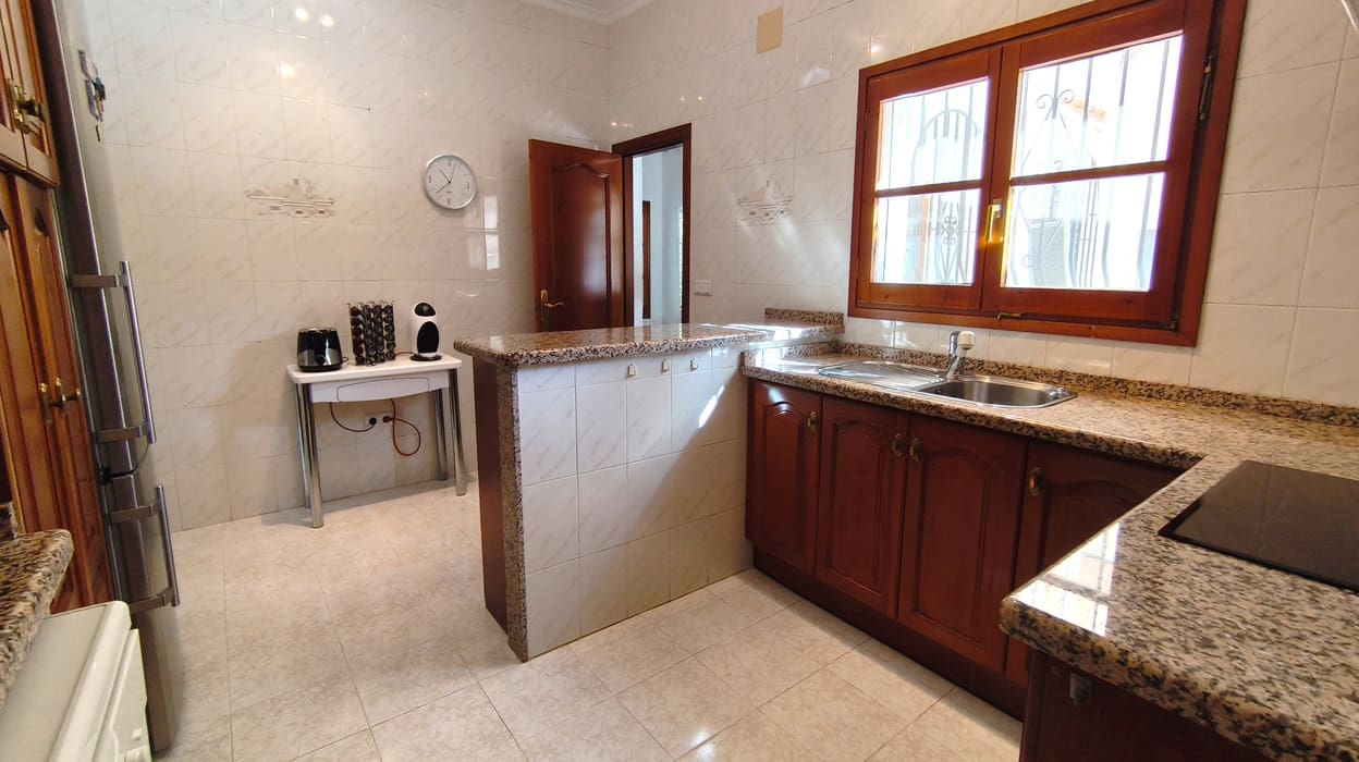 5 Zimmer Villa zu verkaufen in La Sella mit Pool Garage - 785.000 € (Ref: 10039993)