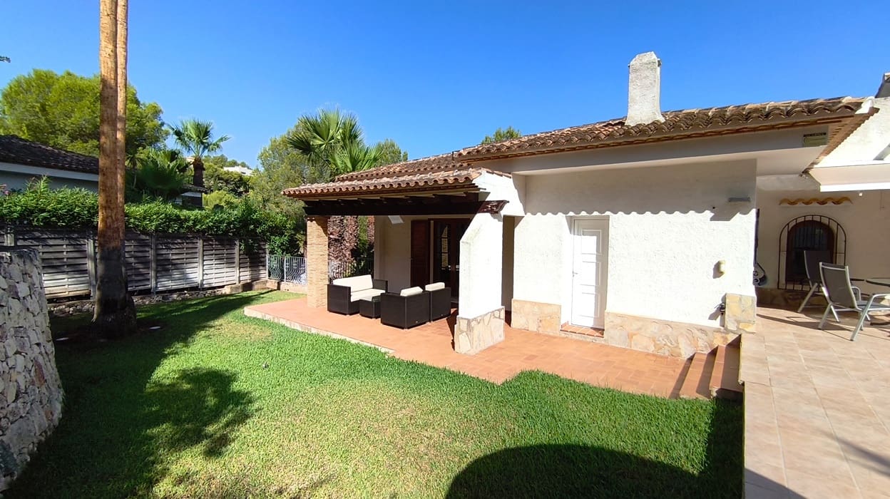 5 Zimmer Villa zu verkaufen in La Sella mit Pool Garage - 785.000 € (Ref: 10039993)