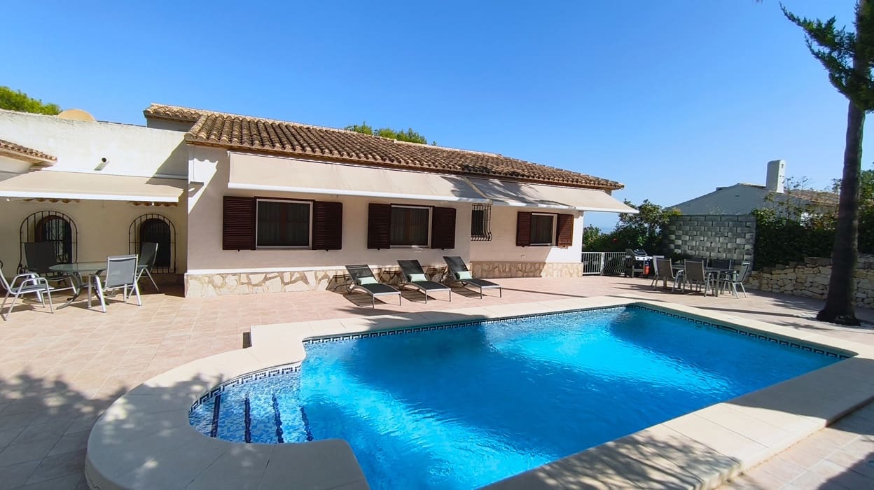 5 Zimmer Villa zu verkaufen in La Sella mit Pool Garage - 785.000 € (Ref: 10039993)
