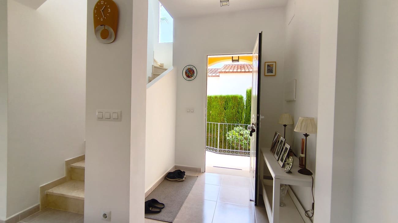 3 bedroom Villa for sale in La Sella with pool - € 439,000 (Ref: 10039994)