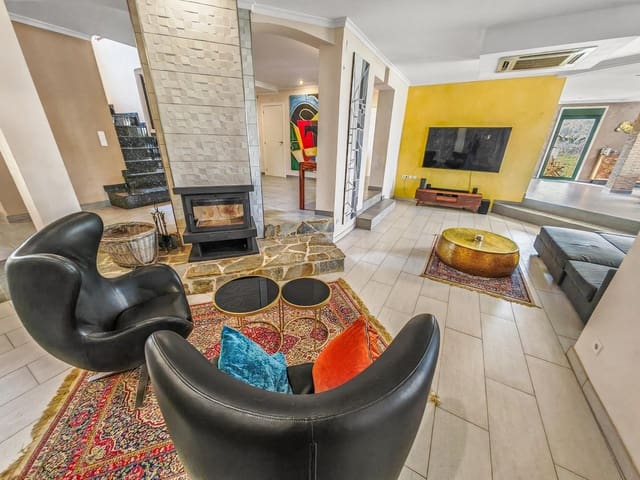 6 bedroom Villa for sale in Pedreguer - € 795,000 (Ref: 10040007)