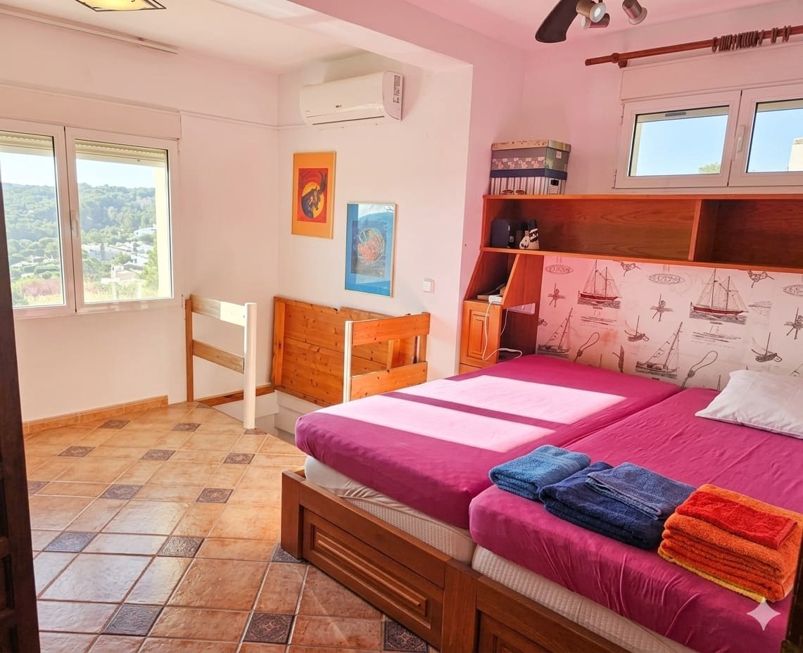 4 bedroom Villa for sale in Moraira with pool garage - € 675,000 (Ref: 10040008)