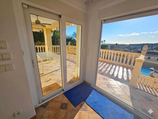 4 sovrum Villa till salu i Pinar del Advocat - Cometa, Teulada-Moraira med pool garage - 675 000 € (Ref: 10040008)