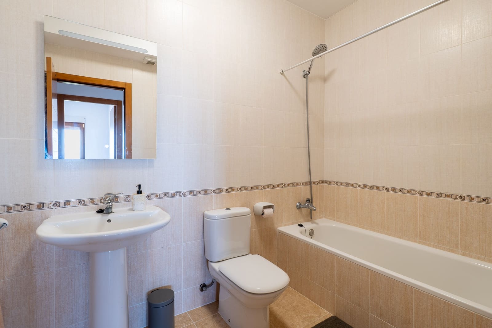 Apartamento de 3 habitaciones en Ráfol de Almunia en venta con piscina garaje - 235.000 € (Ref: 10040012)