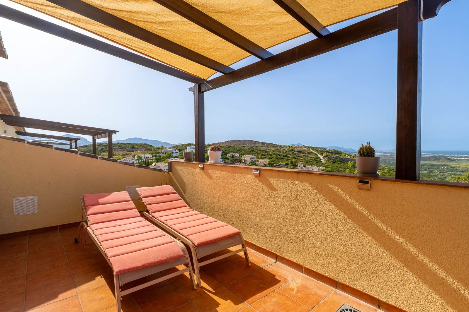 Apartamento de 3 habitaciones en Ráfol de Almunia en venta con piscina garaje - 235.000 € (Ref: 10040012)