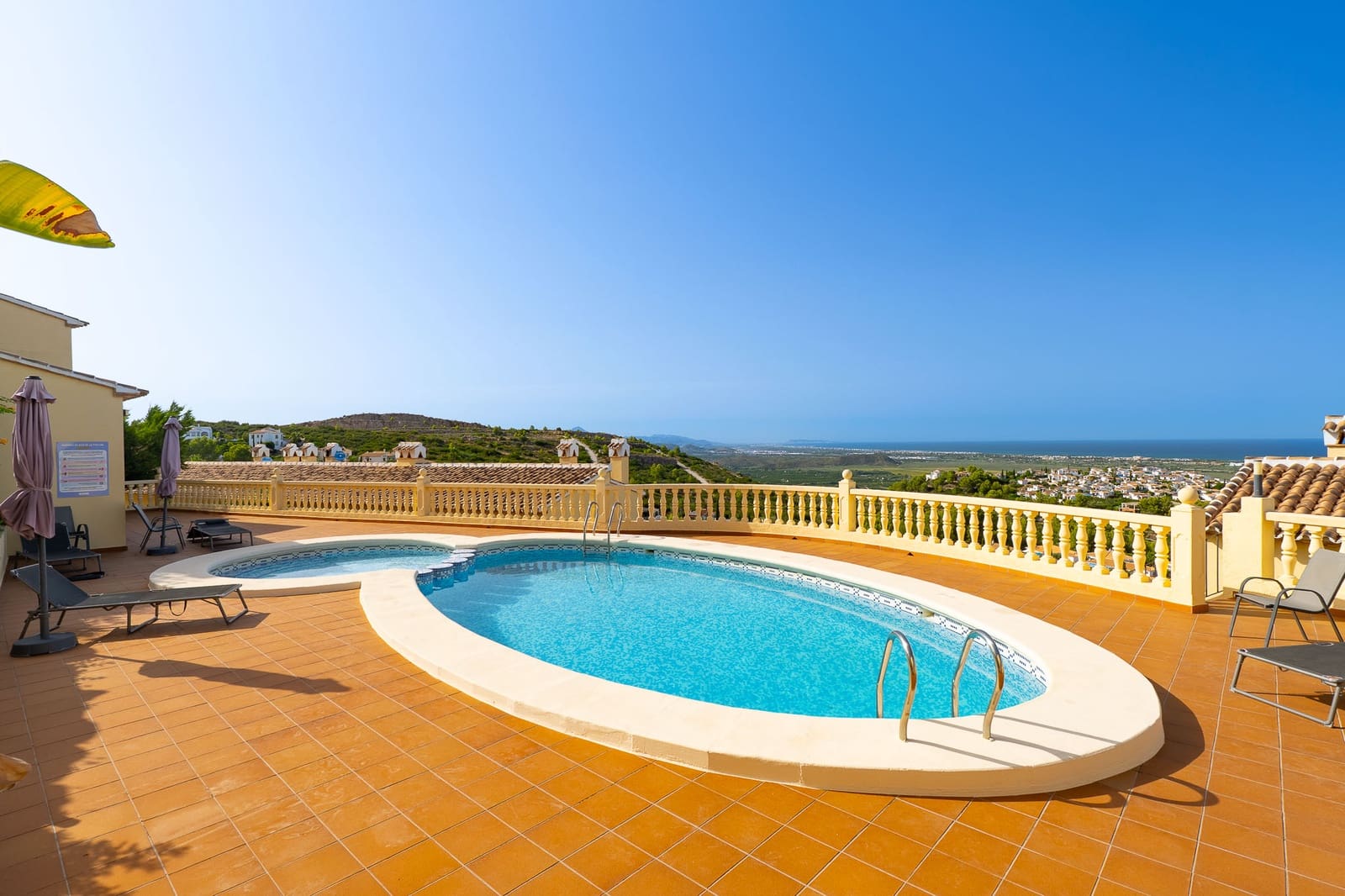 Apartamento de 3 habitaciones en Ráfol de Almunia en venta con piscina garaje - 235.000 € (Ref: 10040012)