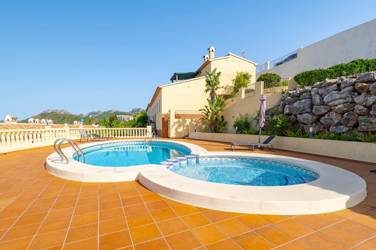 Apartamento de 3 habitaciones en Ráfol de Almunia en venta con piscina garaje - 235.000 € (Ref: 10040012)