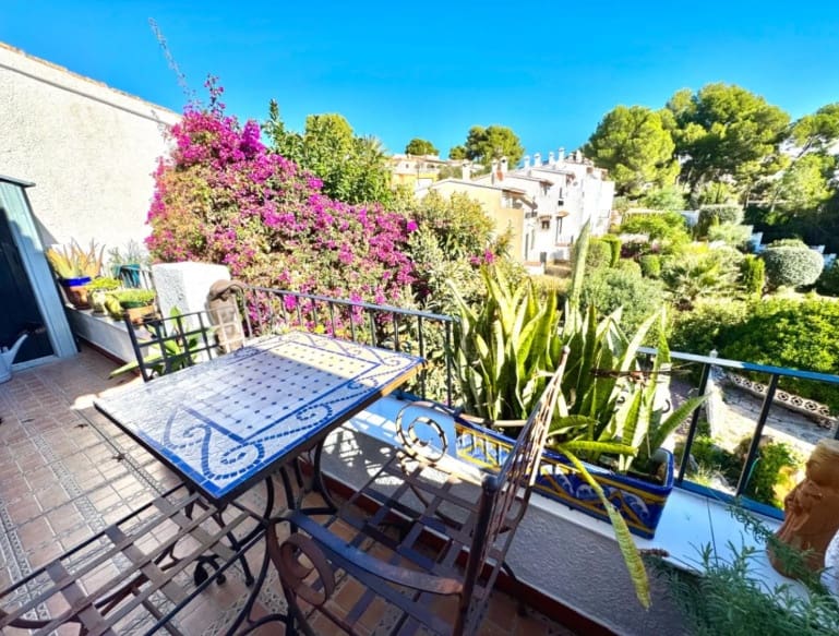3 soveværelse Byhus til salg i Moraira med swimmingpool garage - € 349.000 (Ref: 10040030)