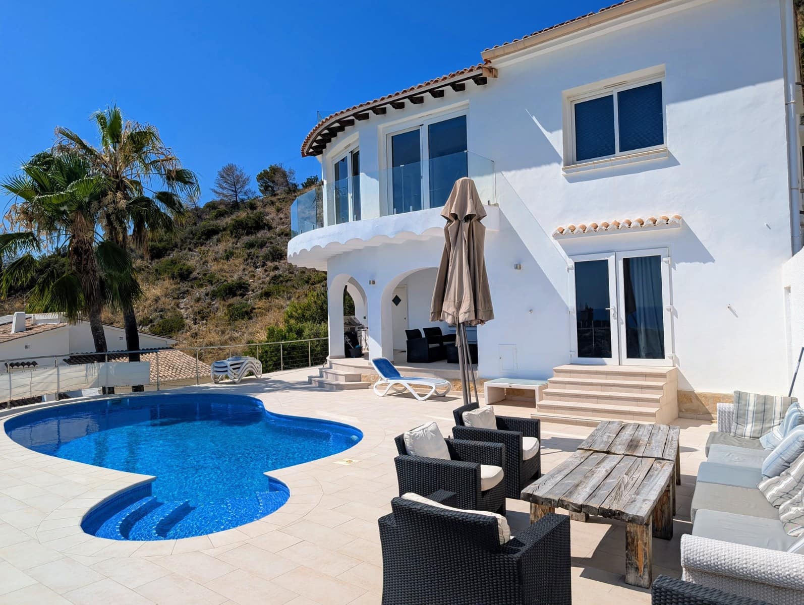 3 sovrum Villa till salu i Moraira med pool garage - 1 330 000 € (Ref: 10040031)