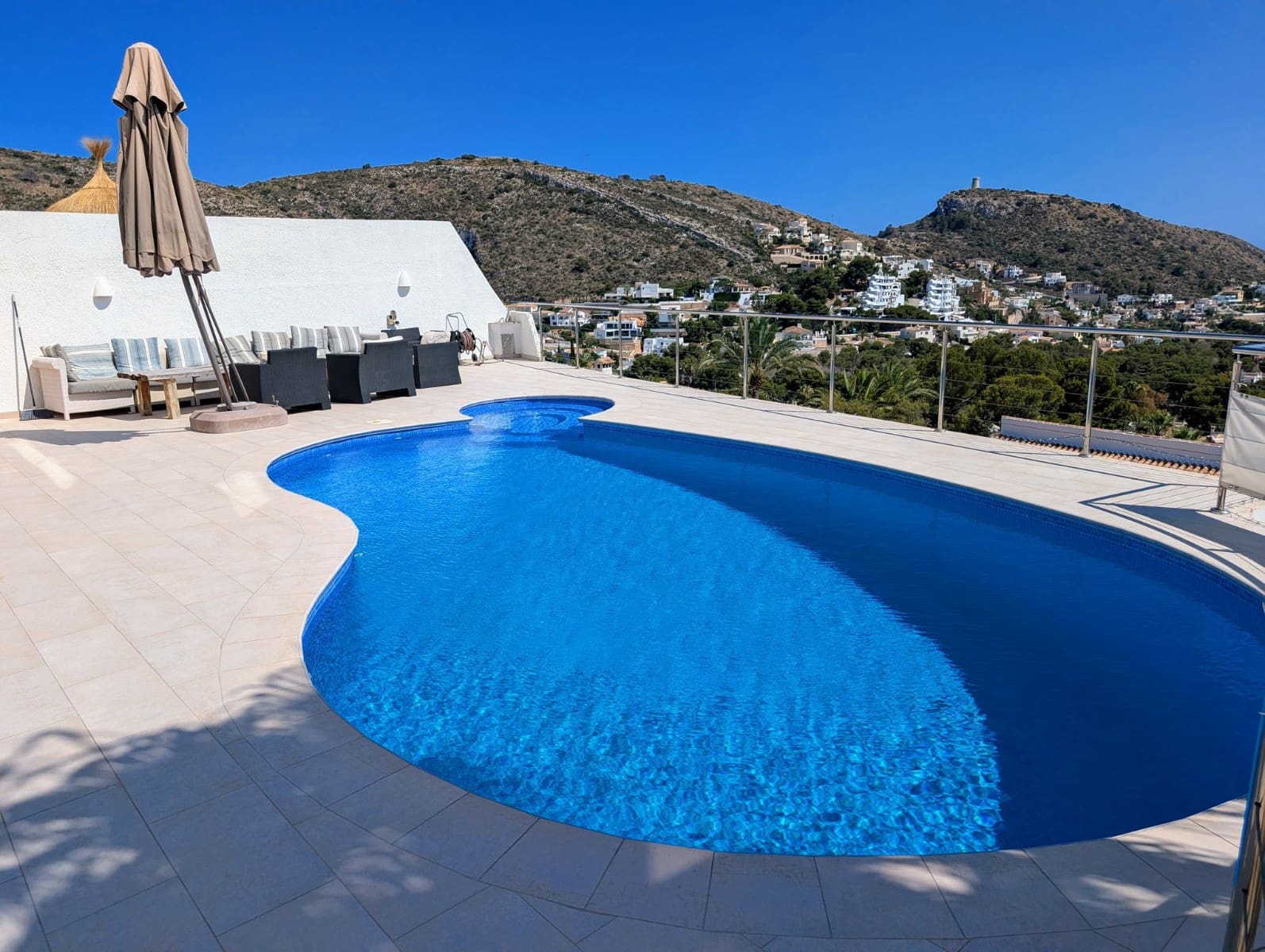 3 sovrum Villa till salu i Moraira med pool garage - 1 330 000 € (Ref: 10040031)