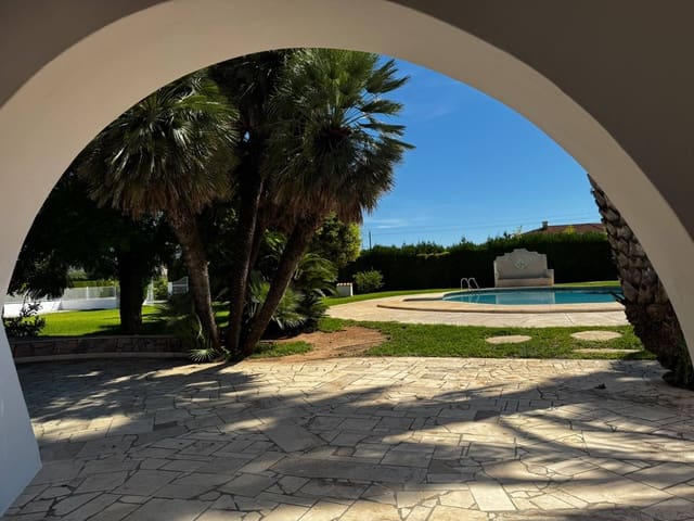 Chalet de 6 habitaciones en Pedreguer en alquiler con piscina garaje - 3.500 € (Ref: 10040034)