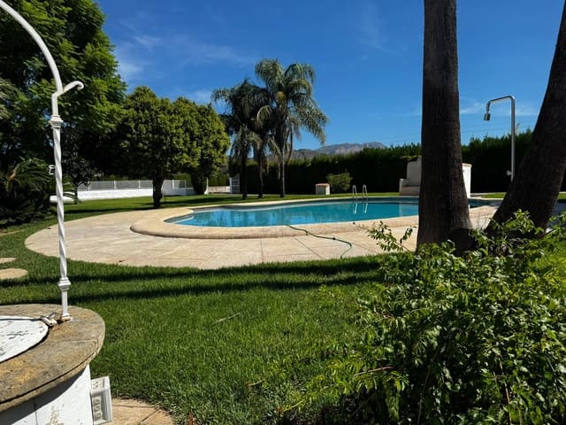 Chalet de 6 habitaciones en Pedreguer en alquiler con piscina garaje - 3.500 € (Ref: 10040034)