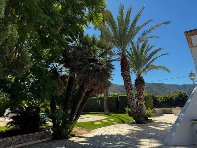 Chalet de 6 habitaciones en Pedreguer en alquiler con piscina garaje - 3.500 € (Ref: 10040034)