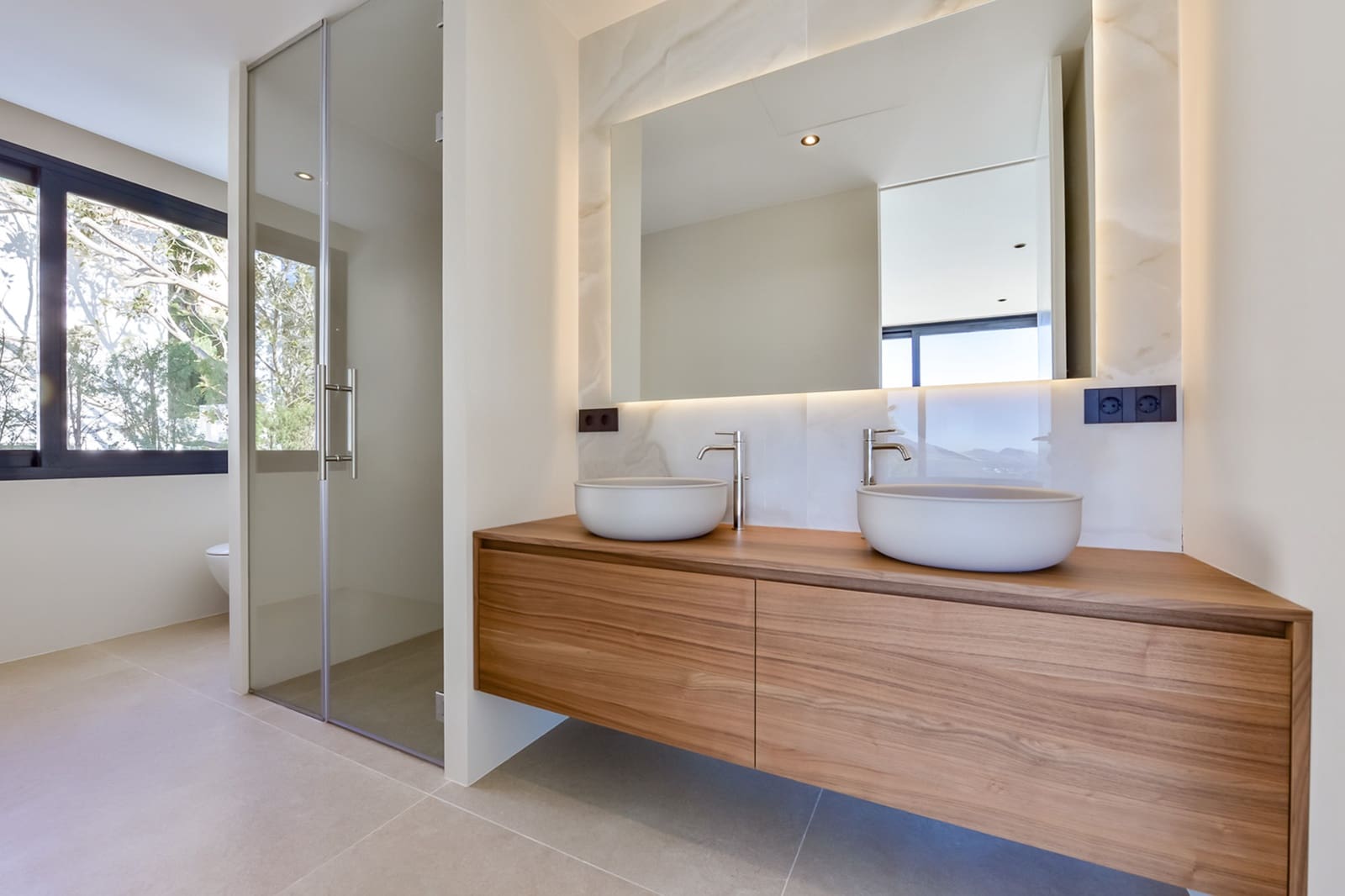5 bedroom Villa for sale in Altea with pool garage - € 2,690,000 (Ref: 10040035)