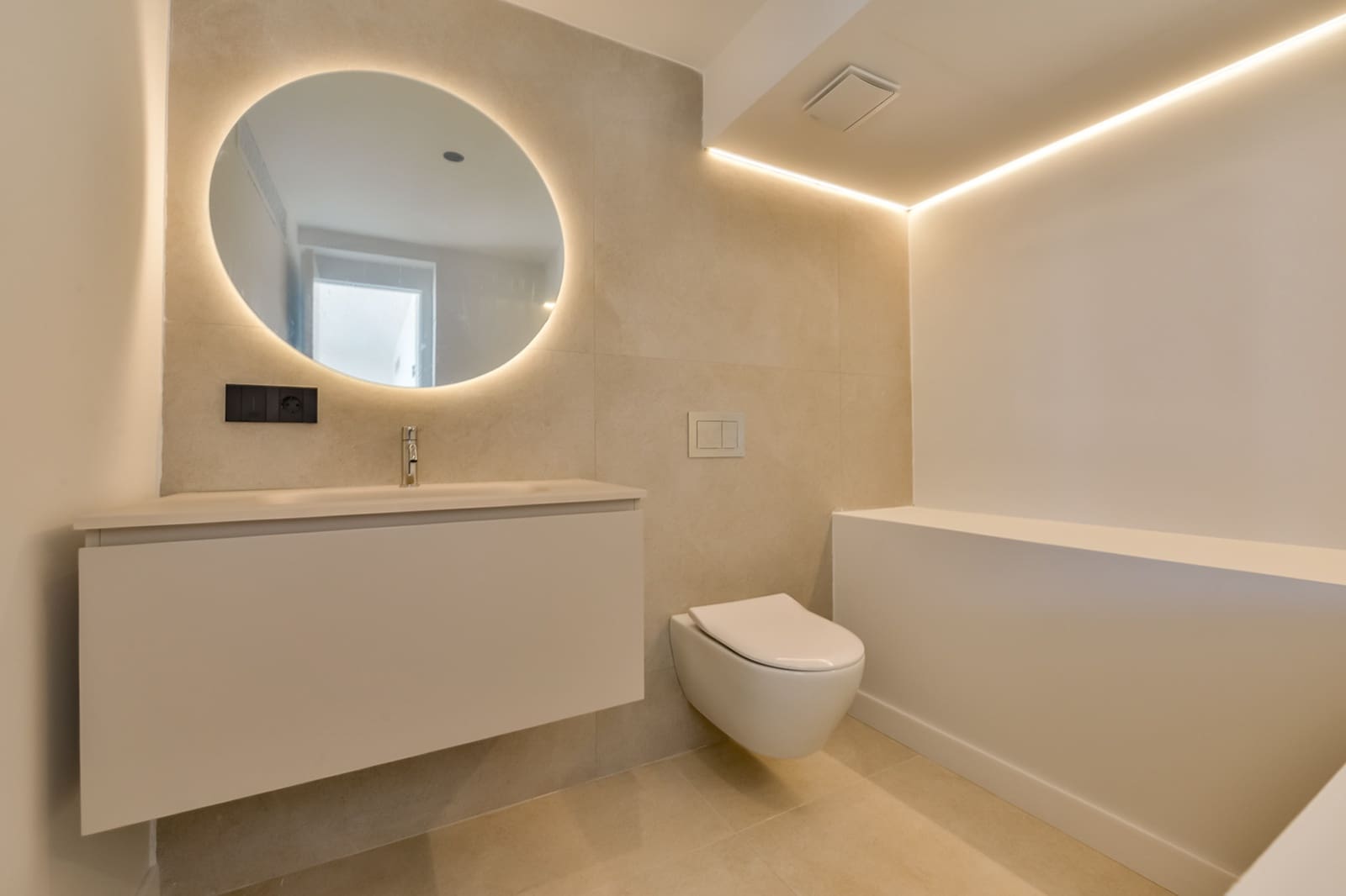 5 bedroom Villa for sale in Altea with pool garage - € 2,690,000 (Ref: 10040035)