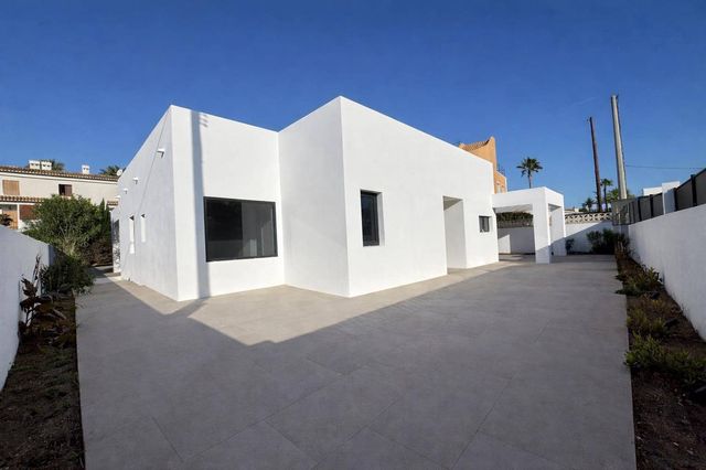 3 makuuhuone Huvila myytävänä paikassa La Pedrera - Vessanes, Dénia mukana uima-altaan 
autotalli - 1 190 000 € (Ref: 10040037)