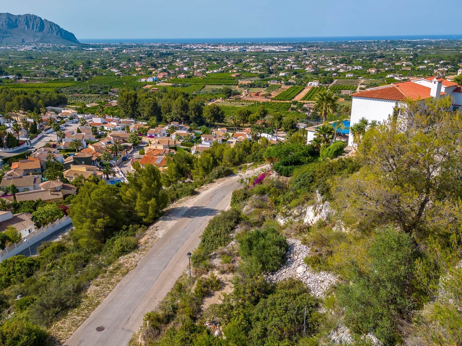 3 bedroom Villa for sale in Pedreguer with pool - € 885,000 (Ref: 10040038)