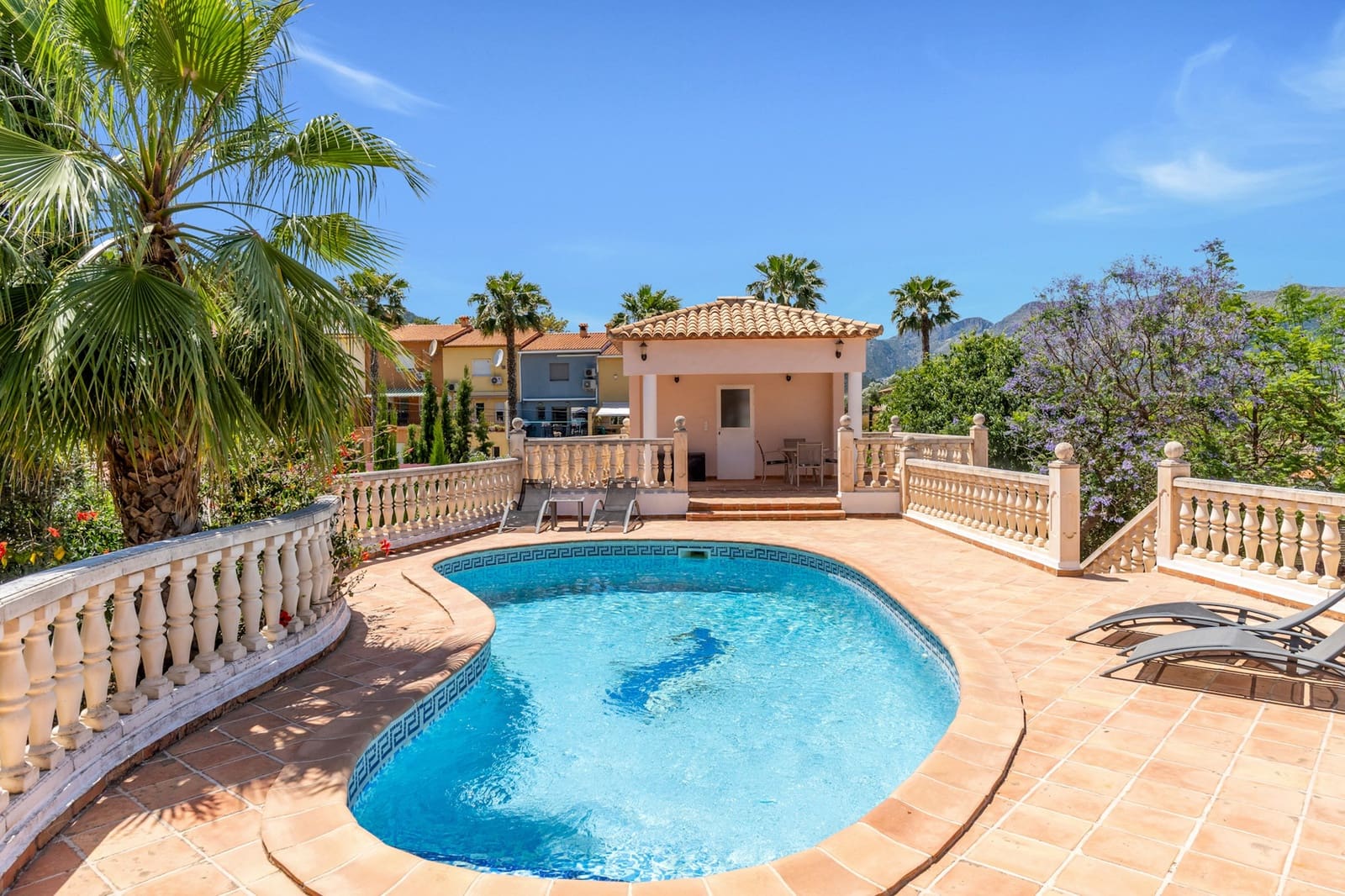 6 quarto Moradia para venda em Orba com piscina - 799 000 € (Ref: 10040040)