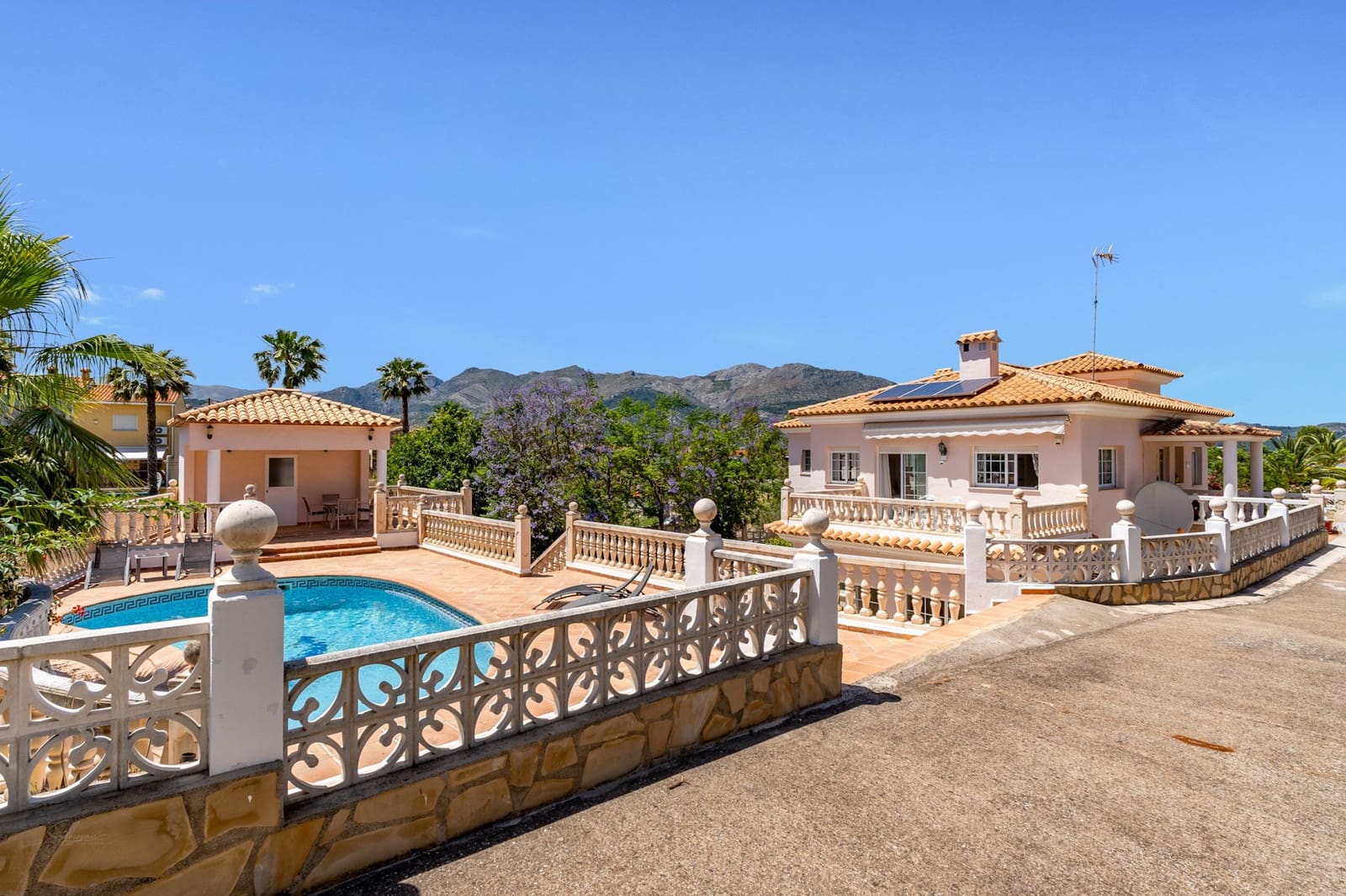 6 quarto Moradia para venda em Orba com piscina - 799 000 € (Ref: 10040040)