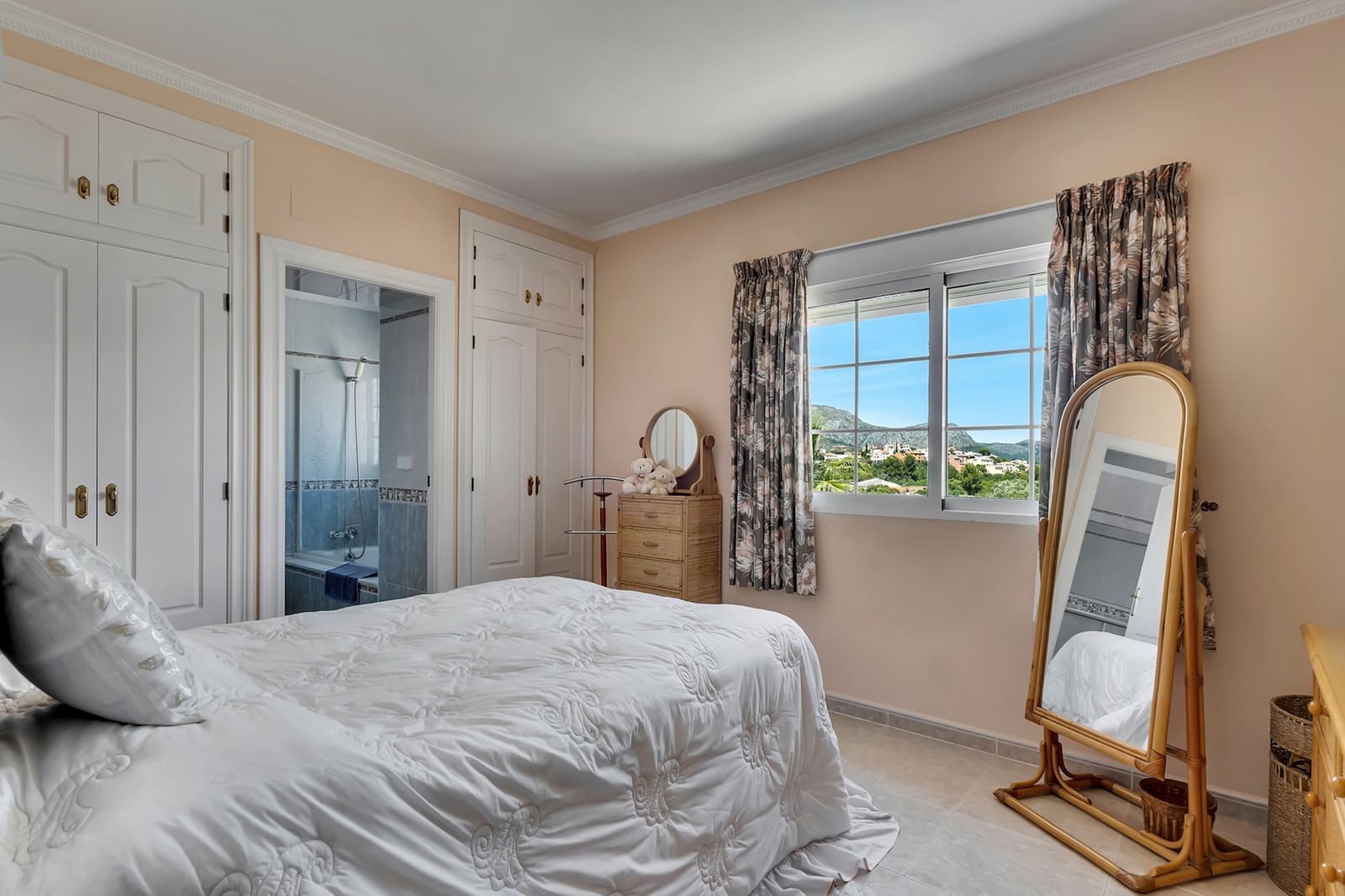 6 quarto Moradia para venda em Orba com piscina - 799 000 € (Ref: 10040040)