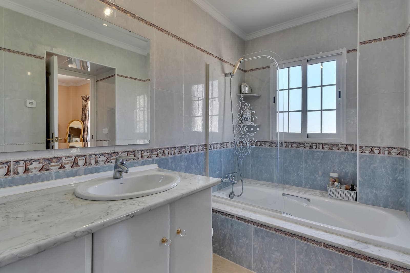 6 quarto Moradia para venda em Orba com piscina - 799 000 € (Ref: 10040040)
