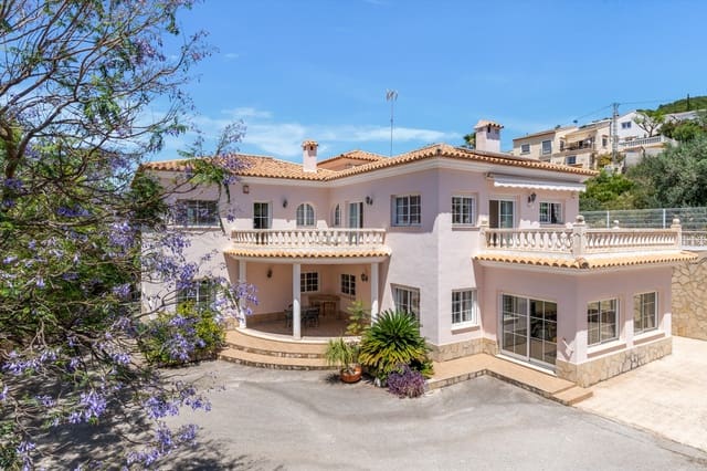 6 soverom Villa til salgs i Orba med svømmebasseng - € 799 000 (Ref: 10040040)