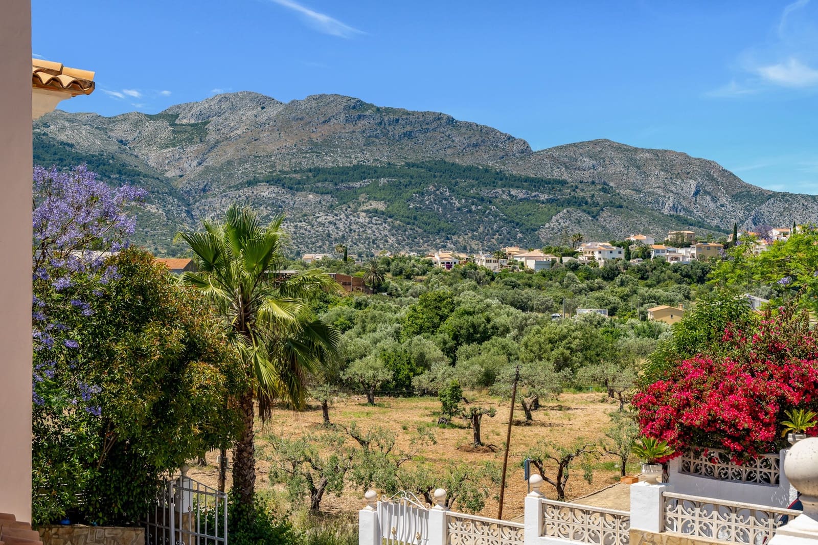 6 quarto Moradia para venda em Orba com piscina - 799 000 € (Ref: 10040040)