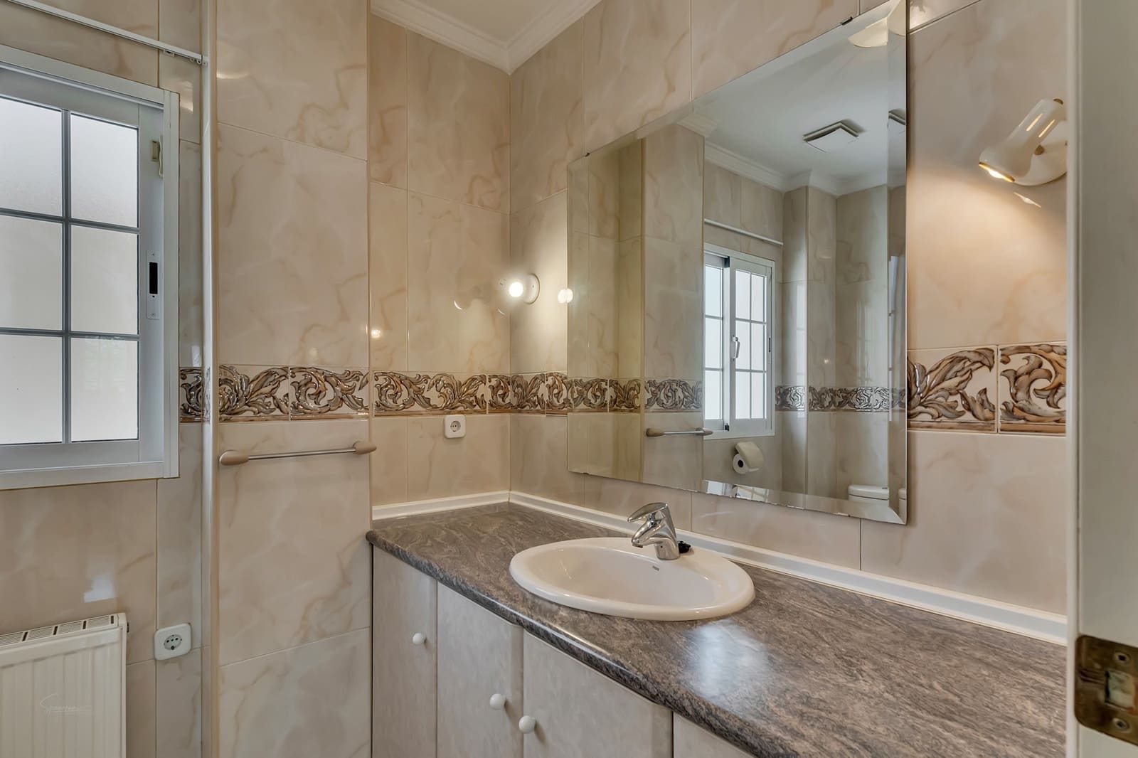 6 quarto Moradia para venda em Orba com piscina - 799 000 € (Ref: 10040040)