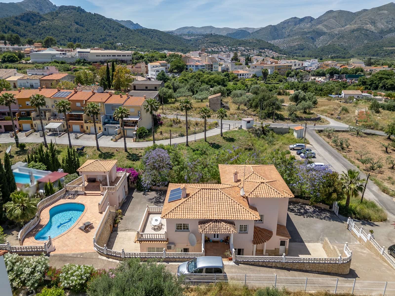 6 quarto Moradia para venda em Orba com piscina - 799 000 € (Ref: 10040040)