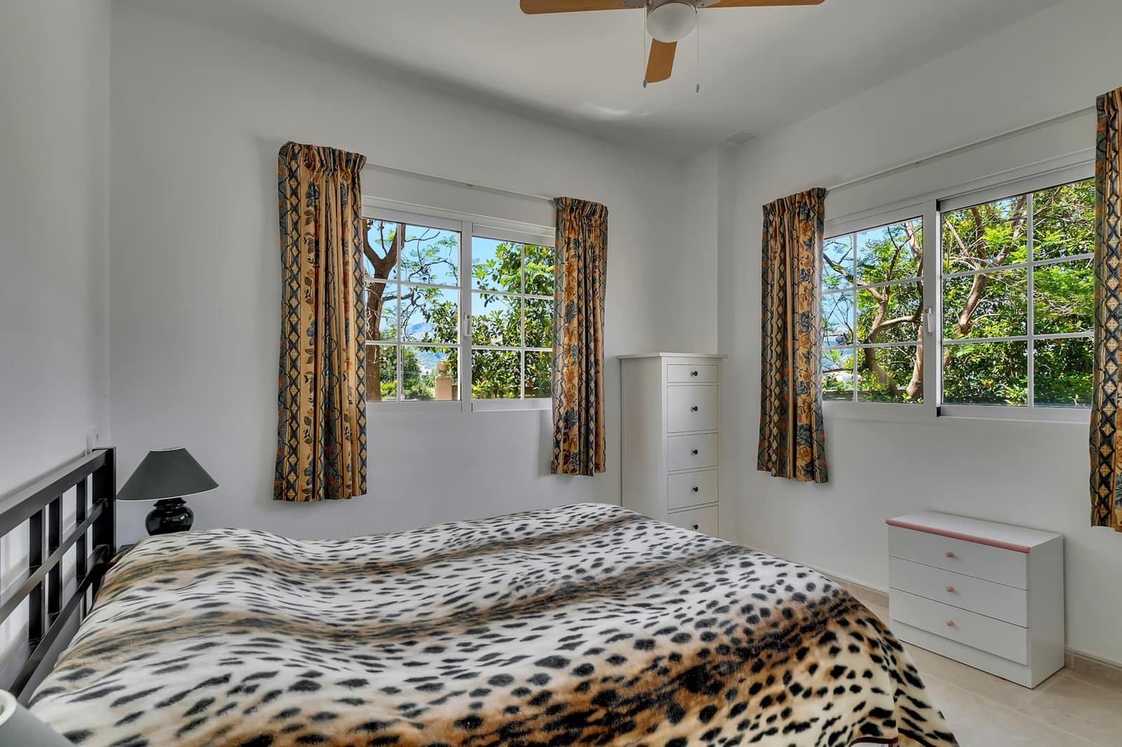 6 quarto Moradia para venda em Orba com piscina - 799 000 € (Ref: 10040040)