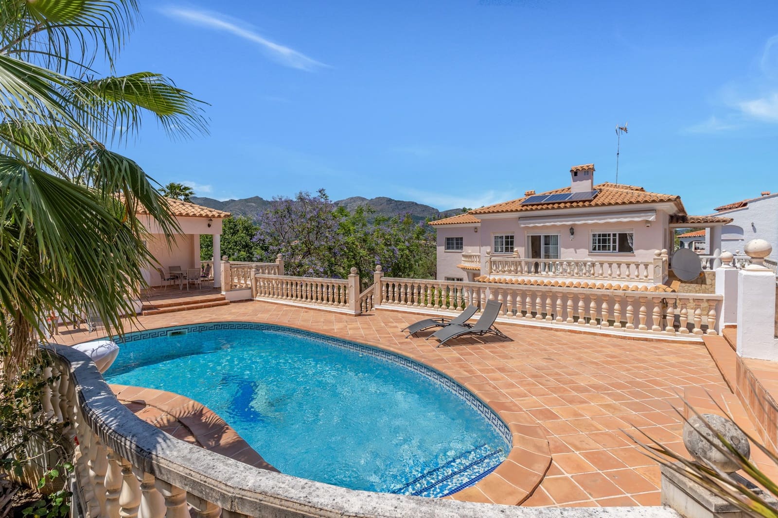6 quarto Moradia para venda em Orba com piscina - 799 000 € (Ref: 10040040)