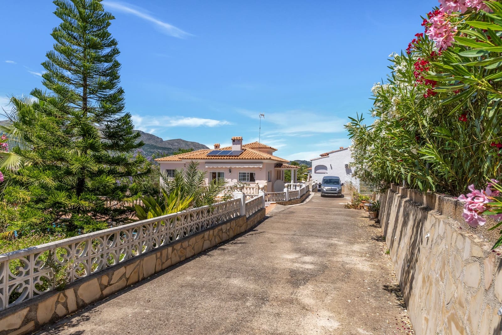6 quarto Moradia para venda em Orba com piscina - 799 000 € (Ref: 10040040)